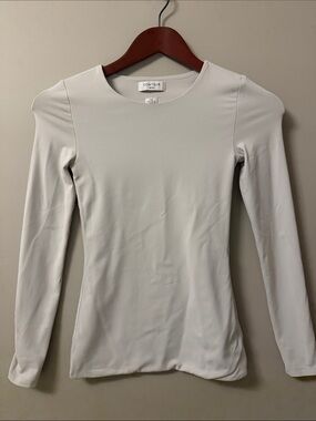 Wilfred Contour Long-Sleeve Crew Neck Top in Light Gray